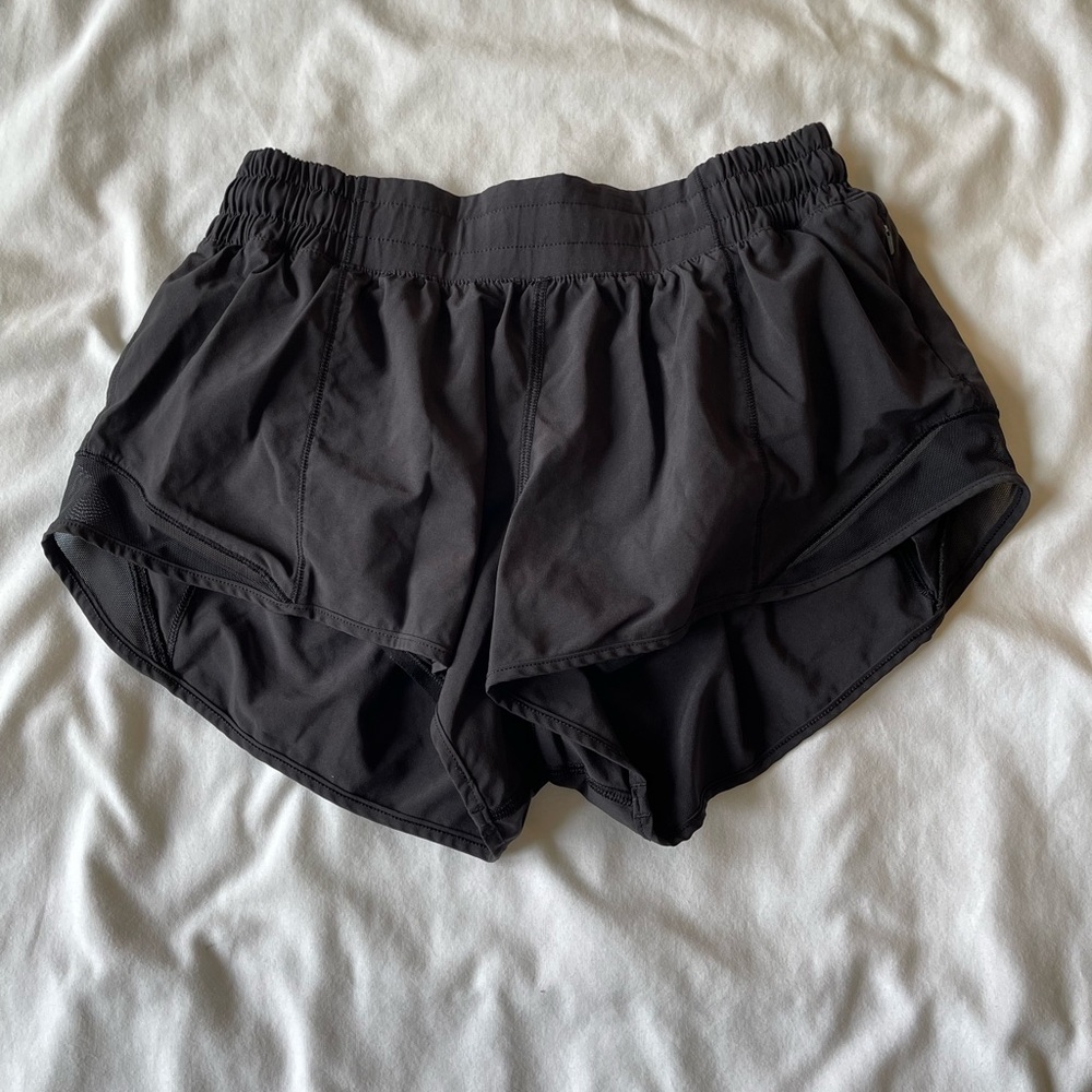 Lululemon Hotty Hot Low Rise Lined 2.5” Shorts